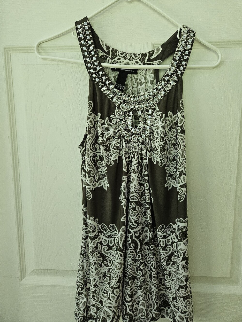 Sleeveless Embellished Black & White Lace-Print Tank Top